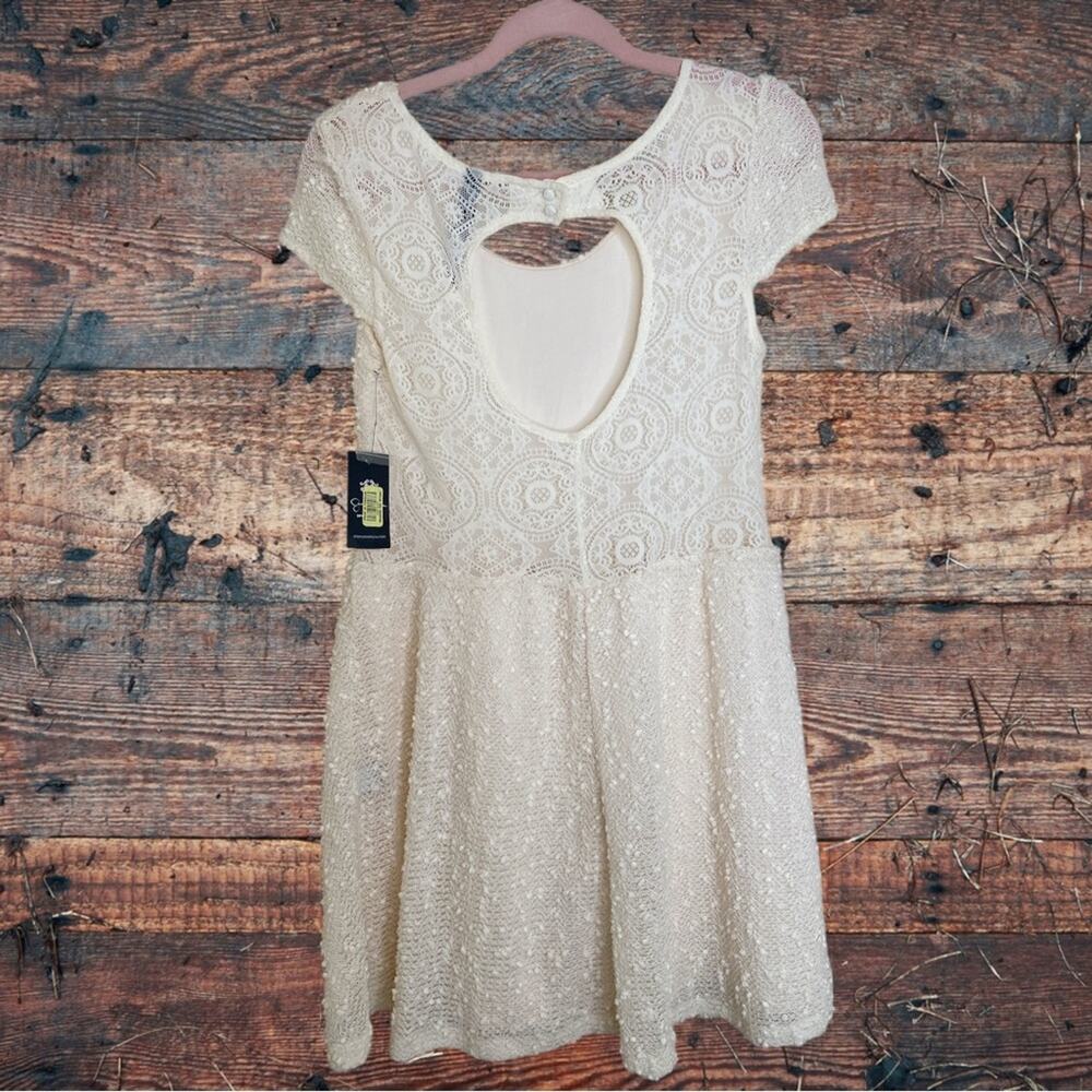 NEW Jessica Simpson fit and flare off white dress - Picture 2 of 4